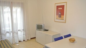 Dining - Strandnahe Ferienwohnung Villa Lisa 2 by Interhome (Lignano Pineta)