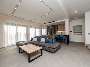 Fernseher, Kamin