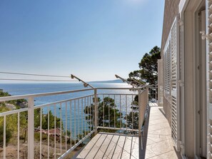 Terrace - Pine Canopy Studio Apartment mit Meerblick A11 by Interhome (Brela)
