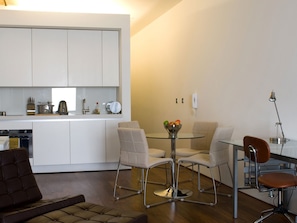 Interior - Appartement in Plymouth by Interhome (Plymouth)