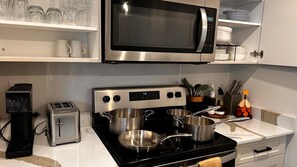 Private kitchen - Sunlit Walkout Suite in Brighton • 2BR • Smart TV • Family-friendly (Saskatoon)