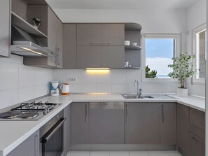 Unclassified image, 5 of 29, button - Wohnung Tucepi Meeresfront A1 by Interhome (Tučepi)
