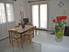 Interior - Wohnung 'Maria 4' mit Terrasse by Interhome (Lignano Pineta)