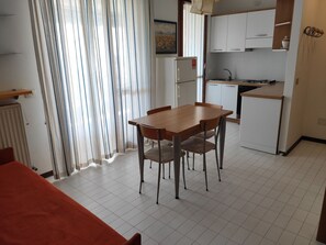 Kitchen / Dining Room - Consuelo - Lignano Sabbiadoro by Interhome (Lignano Pineta)