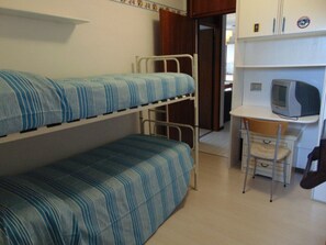 Bedroom - Consuelo - Lignano Sabbiadoro by Interhome (Lignano Pineta)