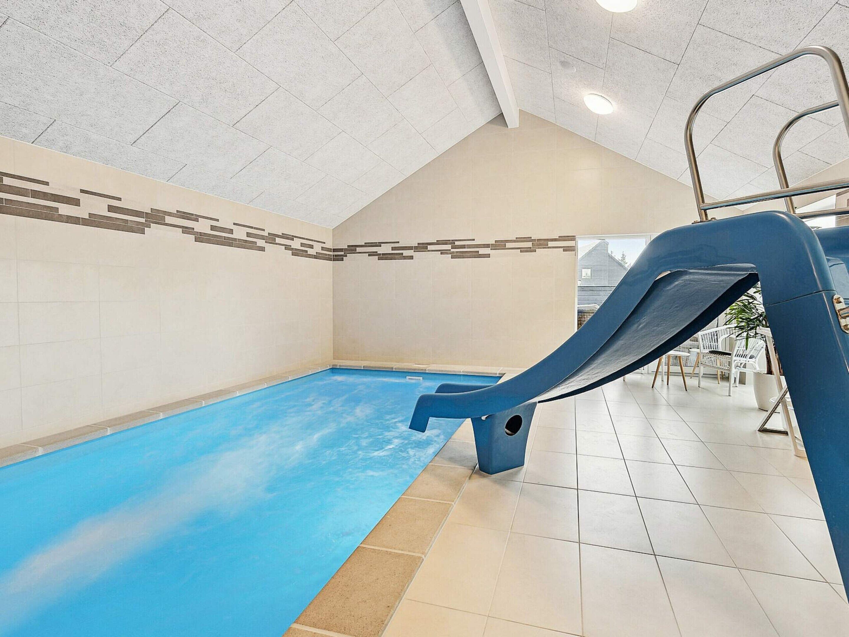 Casa | Piscina | Piscina interna, piscina externa