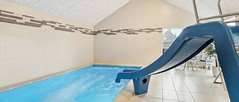 Casa | Piscina | Piscina interna, piscina externa