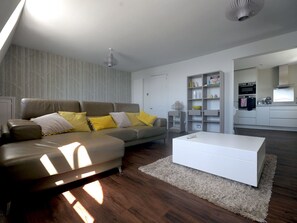 TV - Helle, erst kürzlich vollständig renovierte (2016) Ferienwohnungen in einem den by Interhome (Plymouth)