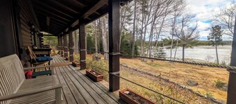 Waterfront Log Cabin Steps to Beach & Wildlife