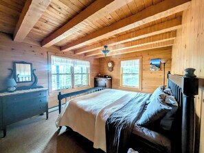 Iron/ironing board, WiFi, bed sheets - Wildlife Waterfront Log Cabin, 10 steps to beach (Lamoine)