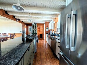 Fridge, microwave, oven, stovetop - Wildlife Waterfront Log Cabin, 10 steps to beach (Lamoine)