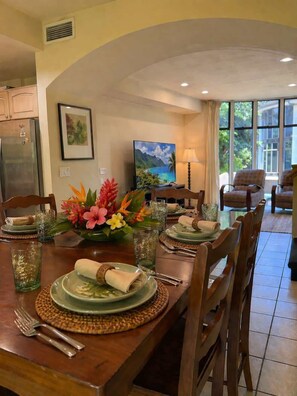 Dining - 3BR Beach Escape | Great Value! 2min Walk to beach (Lahaina)