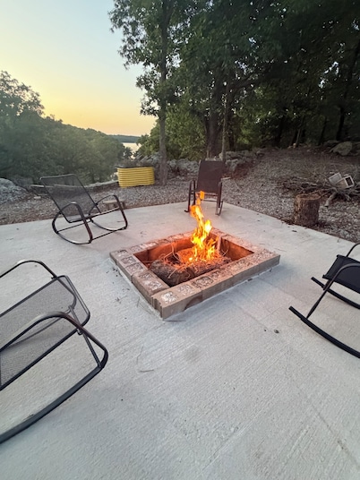 Your lakefront retreat with private boat slip, firepit and wildlife - Welcome!