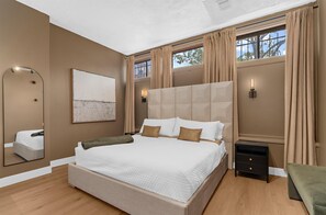 2 bedrooms, iron/ironing board, WiFi, bed sheets - 2 Block-walk to Camden, Parking, High-end Design & Patio (Baltimore)