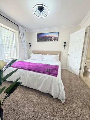 2 bedrooms, in-room safe, desk, iron/ironing board - 15 mins from Disney Lux 2 BR | King Bed + Game Loft (Kissimmee)