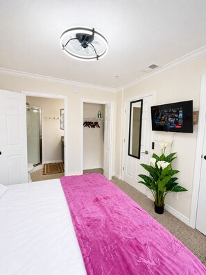 2 bedrooms, in-room safe, desk, iron/ironing board - 15 mins from Disney Lux 2 BR | King Bed + Game Loft (Kissimmee)