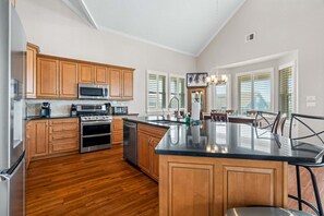 Fridge, microwave, oven, stovetop - All Pirates on Deck! (Galveston)