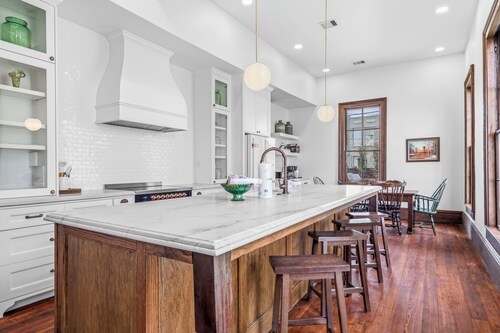 9 Bedroom Historic Home With Pool and Modern Upgrades