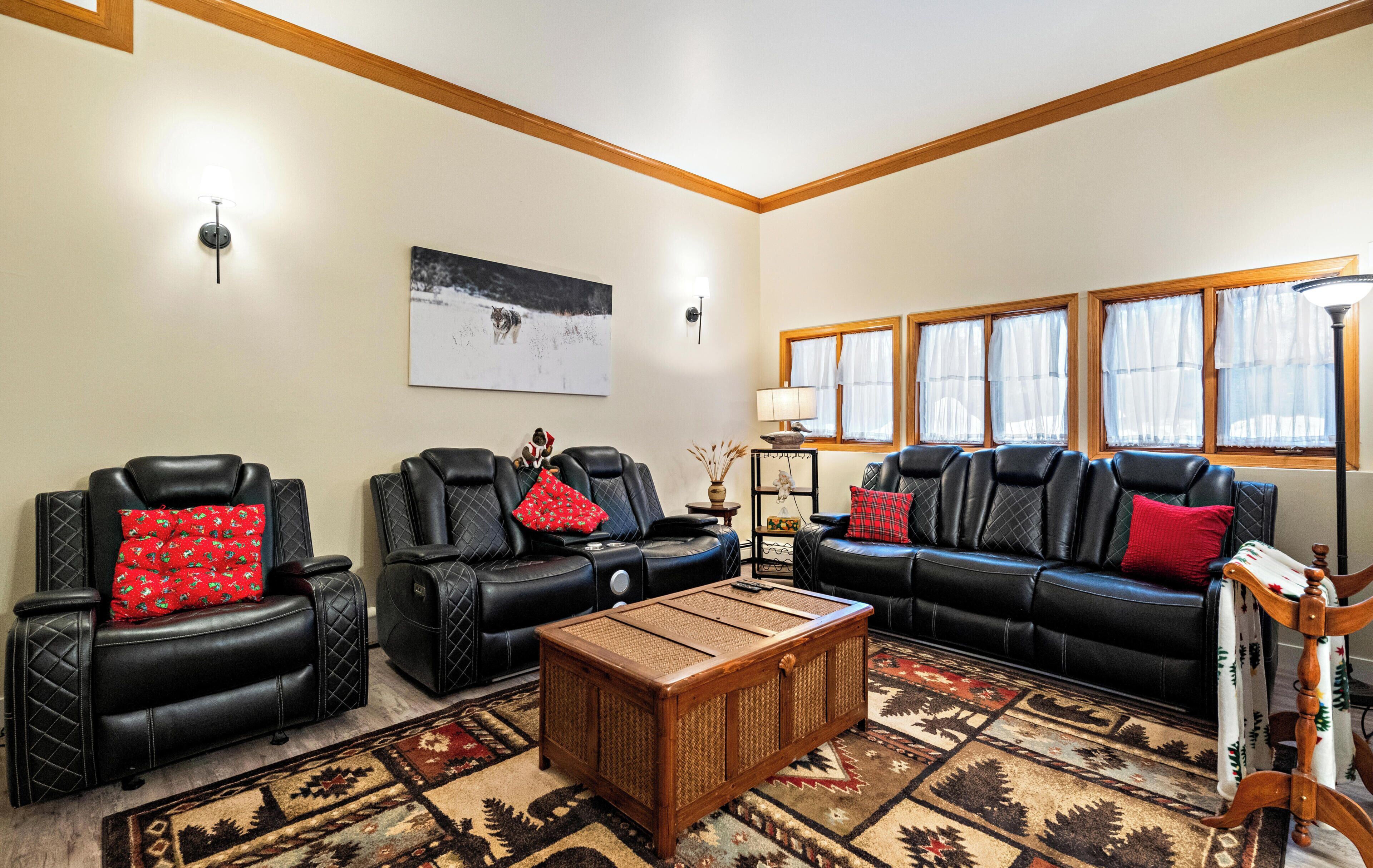 Amazing 5-bedroom House In Welcoming Anchorage For Your Next Getaway - Anchorage