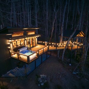 Apartment - Outdoor Movies w Hot Tub Fire Pit Mtn Views (Penrose)