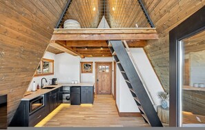 Apartment - A-frame Retreat Hot Tub Mtn Views Spa Bath (Penrose)