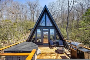 1 bedroom - A-frame Retreat Hot Tub Mtn Views Spa Bath (Penrose)