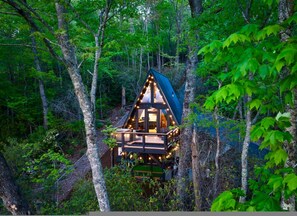 Apartment - A-frame Retreat Hot Tub Mtn Views Spa Bath (Penrose)