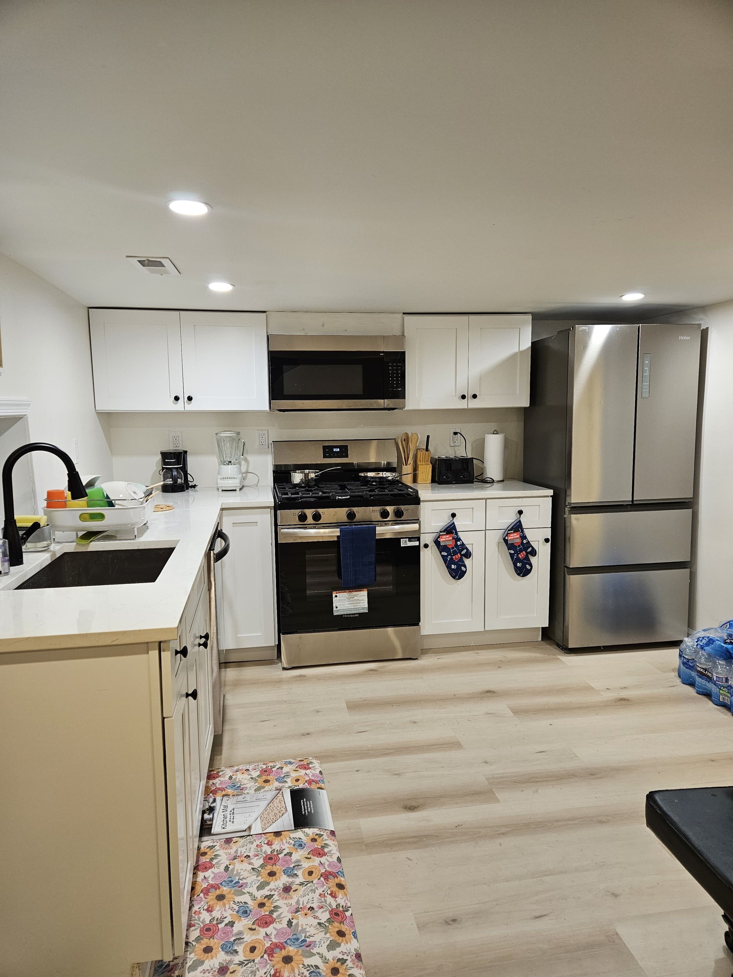Fridge, microwave, stovetop, dishwasher