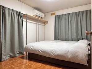 Iron/ironing board, WiFi, bed sheets - Vrbo Property (西東京市)