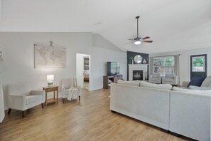 Smart TV, fireplace, DVD player, books