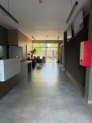 Lobby - Florida Metro Premium Studio + Parking + View (La Florida)