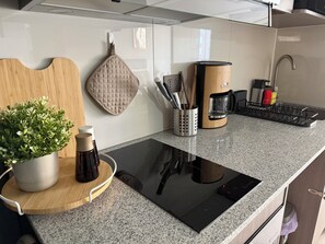 Private kitchen - Florida Metro Premium Studio + Parking + View (La Florida)