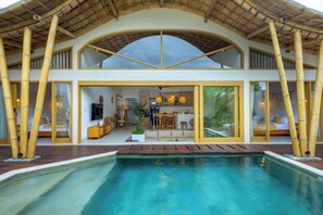 Indoor pool - Casa Viorica (Canggu)