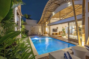 Indoor pool - Casa Viorica (Canggu)