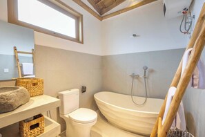Hair dryer, towels, soap, shampoo - Casa Viorica (Canggu)