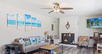 3-bedroom house in Deale located on Bay many amenities and great views
