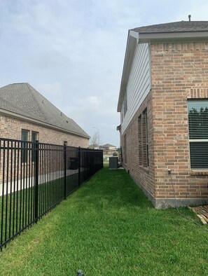 Exterior - Executive luxury living (Pattison)