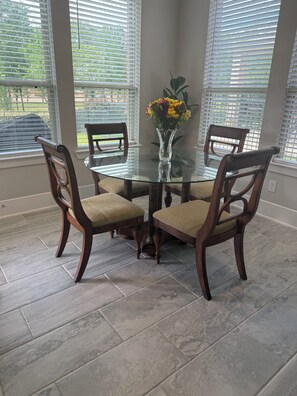 Dining - Executive luxury living (Pattison)