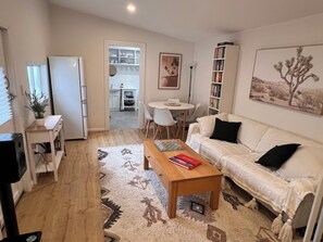 Living area - Quiet, comfortable, self-contained studio in great beachside/lakeside location! (Budgewoi)