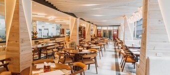 Rosepine Hotel