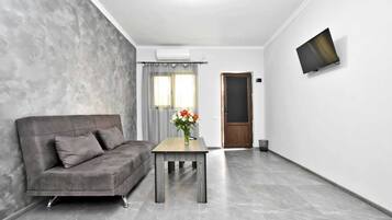 Standard Double Room | Living area