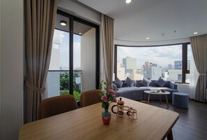 Luxury-Apartment, Balkon | Speisen