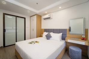 Luxury-Apartment, Balkon | Schreibtisch, kostenloses WLAN