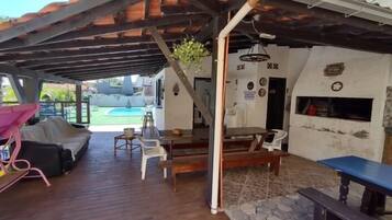 Tempat makan outdoor