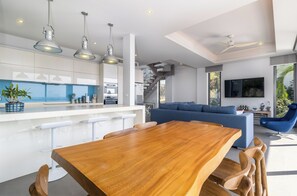 Dining - 5 Bed Seaview villa in Patong Beach! (Tambon Patong)