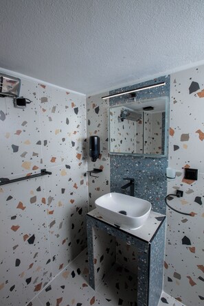 Hair dryer, towels, toilet paper - Casa Da Luz (Thessaloniki)