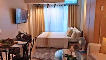 Iron/ironing board, internet, bed sheets