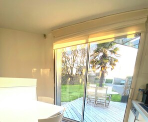 Dining - Vacation Home BRIGNOGAN 300M from the BEACH (Plounéour-Brignogan-plages)