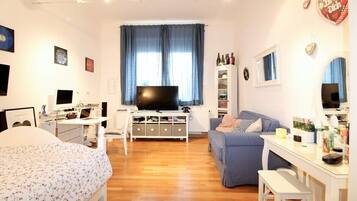 3 Schlafzimmer, Schreibtisch, Bügeleisen/Bügelbrett, kostenloses WLAN