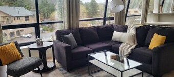 Modern condo with town and mountain views!